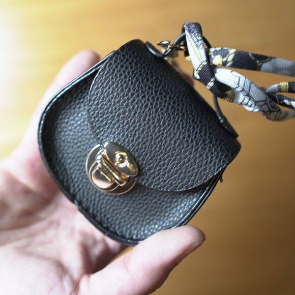 Bag Keychain Bag Charm Change Pouch Coin Push Lock Clasp Black Goth Romance - Picture 3 of 10